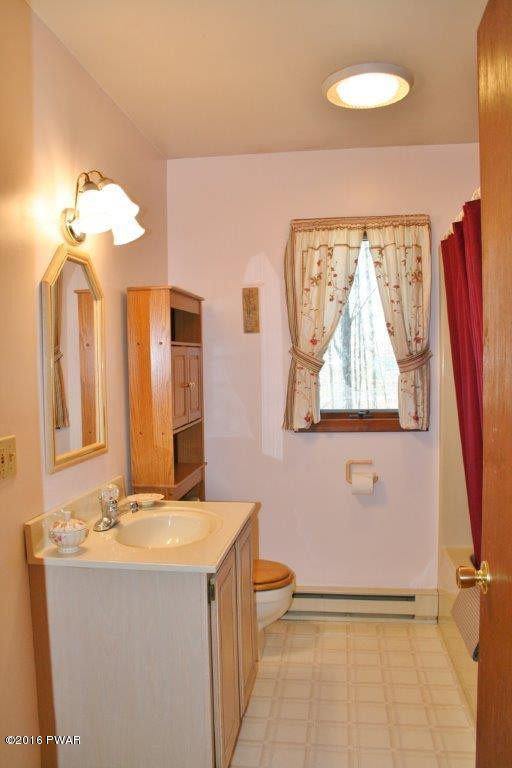 146 Wilsonville Road Hawley, PA 18428 - Photo 13 of 24 Bathroom