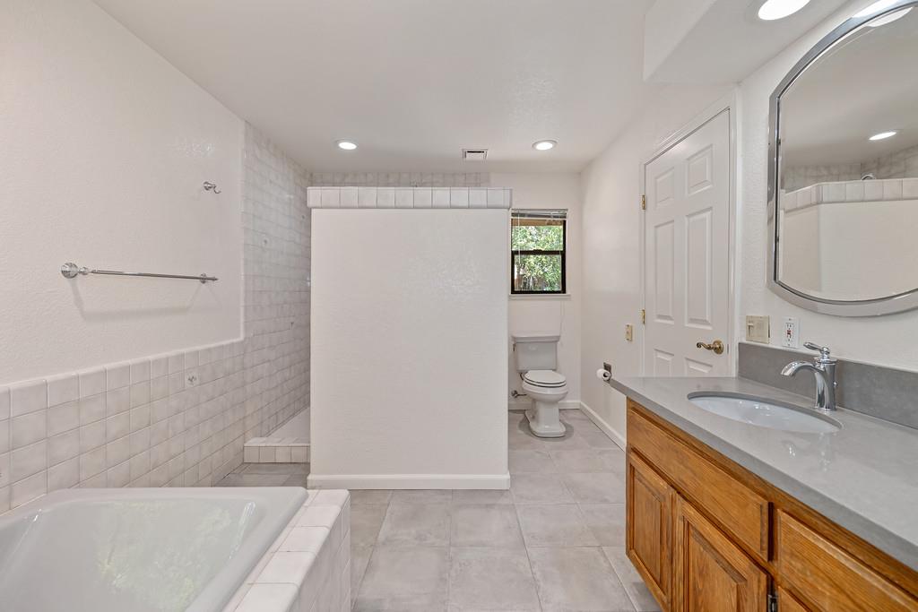 6400 Lago Circle Rancho Murieta, CA 95683 - Photo 38 of 60