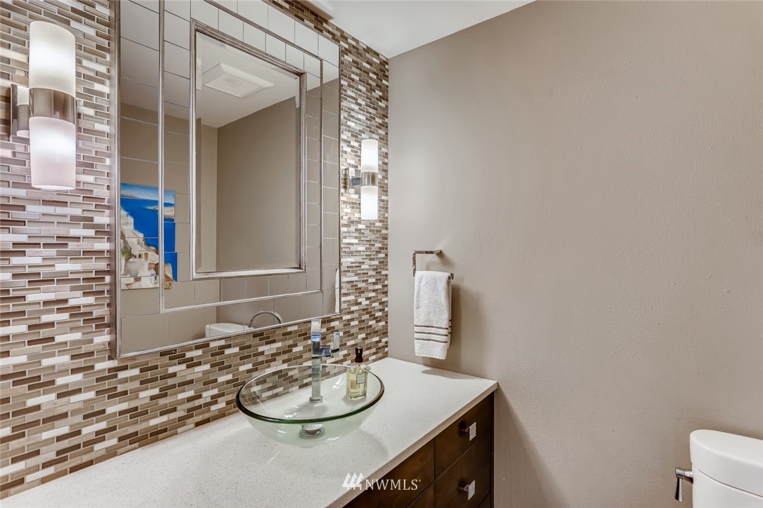 5424 Northeast 10th Street Renton, WA 98059 - Photo 13 of 39