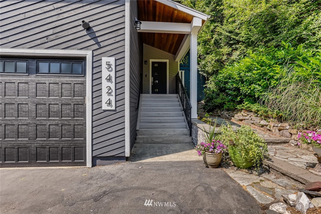 5424 Northeast 10th Street Renton, WA 98059 - Photo 3 of 39