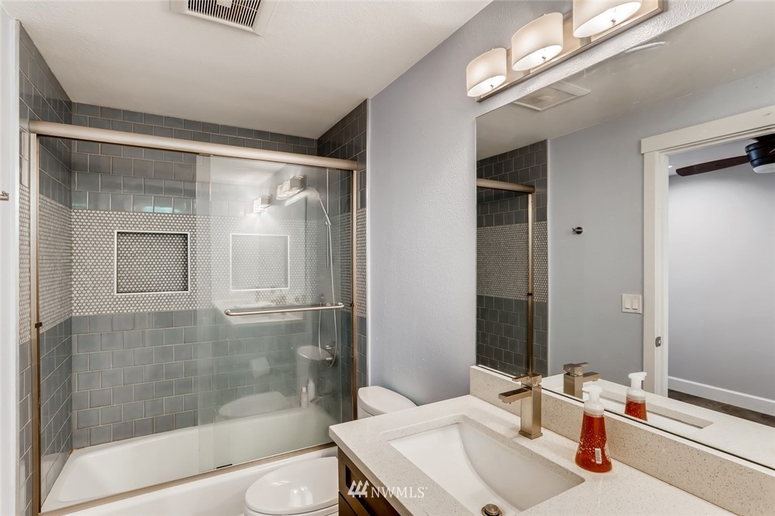 5424 Northeast 10th Street Renton, WA 98059 - Photo 22 of 39