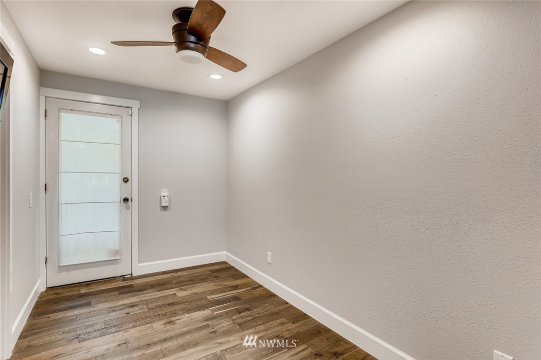 5424 Northeast 10th Street Renton, WA 98059 - Photo 23 of 39