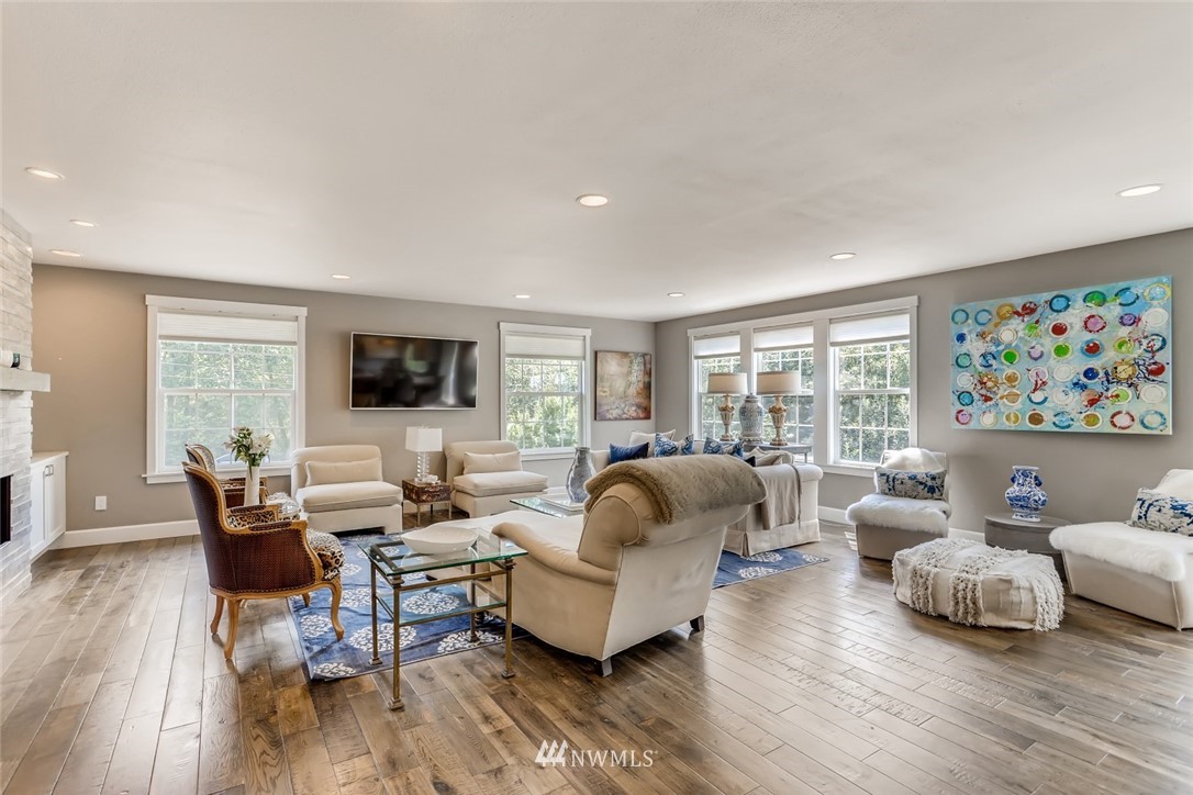 5424 Northeast 10th Street Renton, WA 98059 - Photo 4 of 39