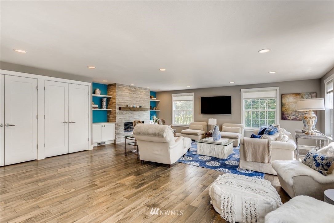5424 Northeast 10th Street Renton, WA 98059 - Photo 5 of 39