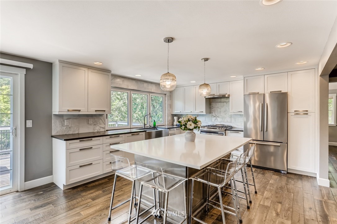 5424 Northeast 10th Street Renton, WA 98059 - Photo 8 of 39