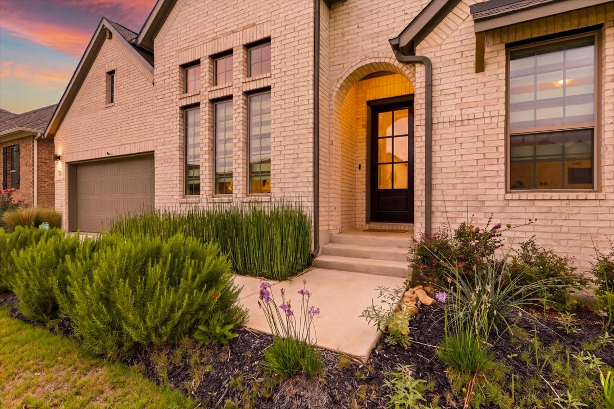 117 Peacevine Lane Georgetown, TX 78628 - Photo 3 of 31