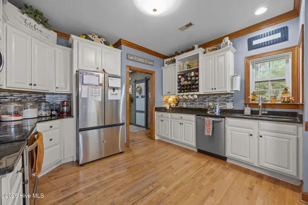 $599,000 | 75 Seaview Court, Bath, NC 27808