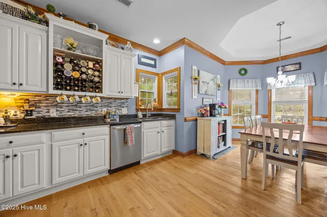 $599,000 | 75 Seaview Court, Bath, NC 27808