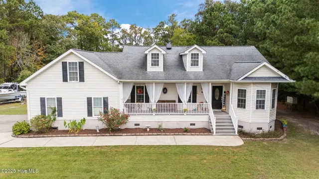 $599,000 | 75 Seaview Court, Bath, NC 27808