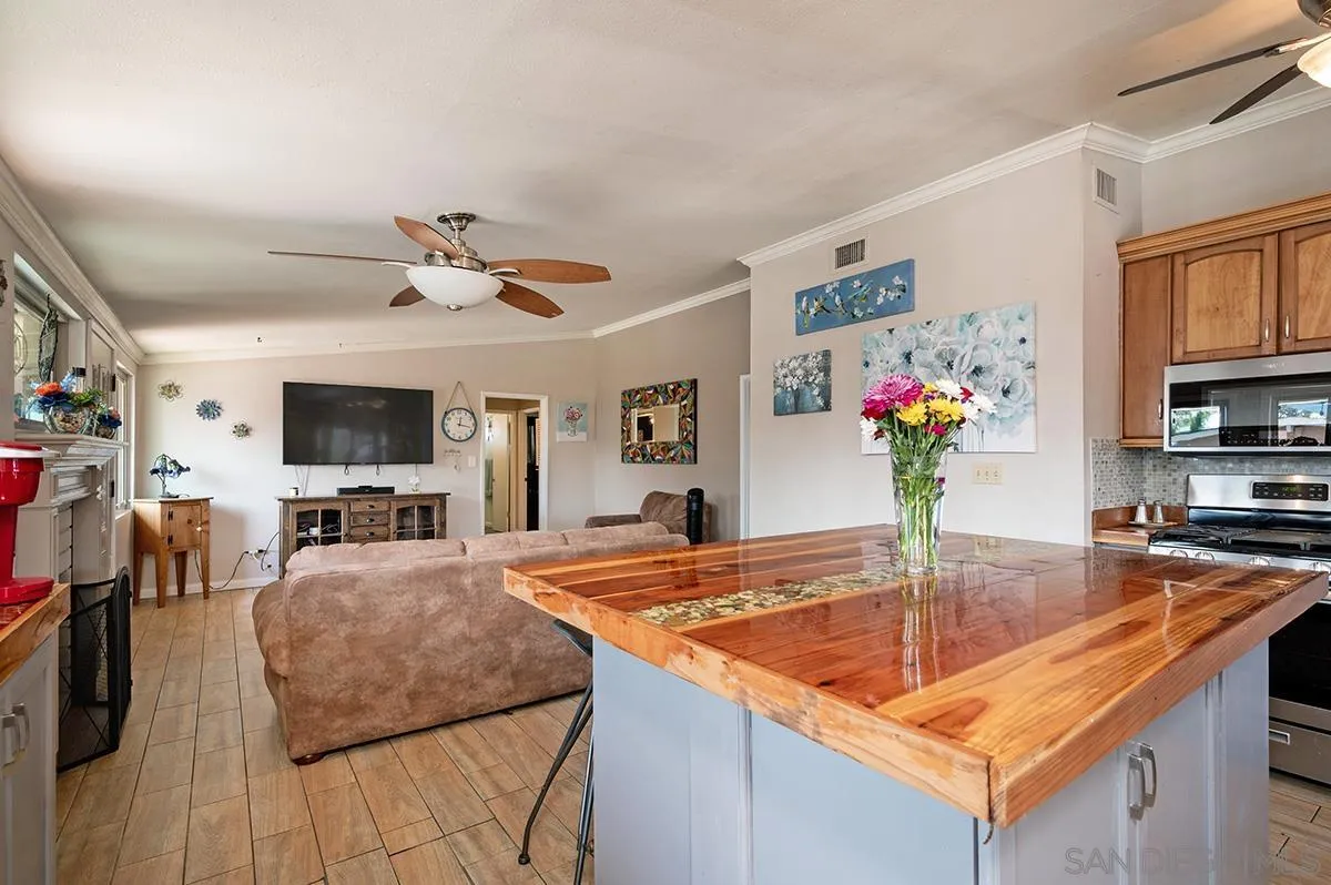 13055 Conley Street Poway, CA 92064 - Photo 11 of 31 Gallery Image 11