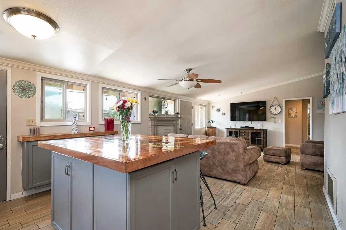 13055 Conley Street Poway, CA 92064 - Photo 13 of 31 Gallery Image 13
