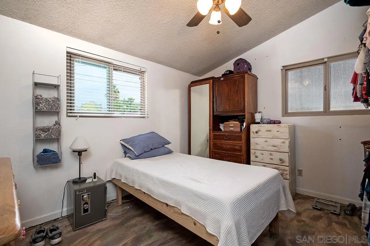 13055 Conley Street Poway, CA 92064 - Photo 14 of 31 Gallery Image 14