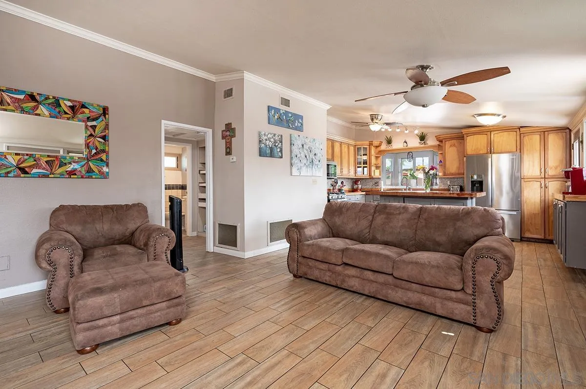 13055 Conley Street Poway, CA 92064 - Photo 6 of 31 Gallery Image 6