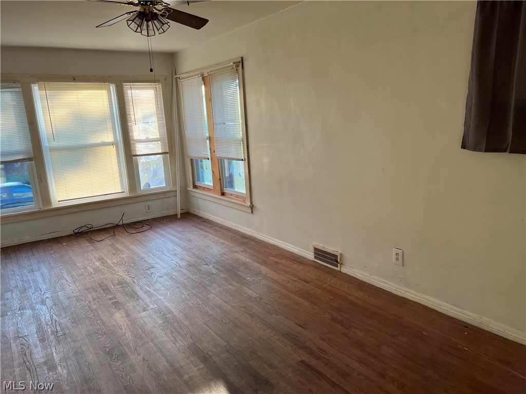 4621 Horton Road Cleveland, OH 44125 - Photo 5 of 12