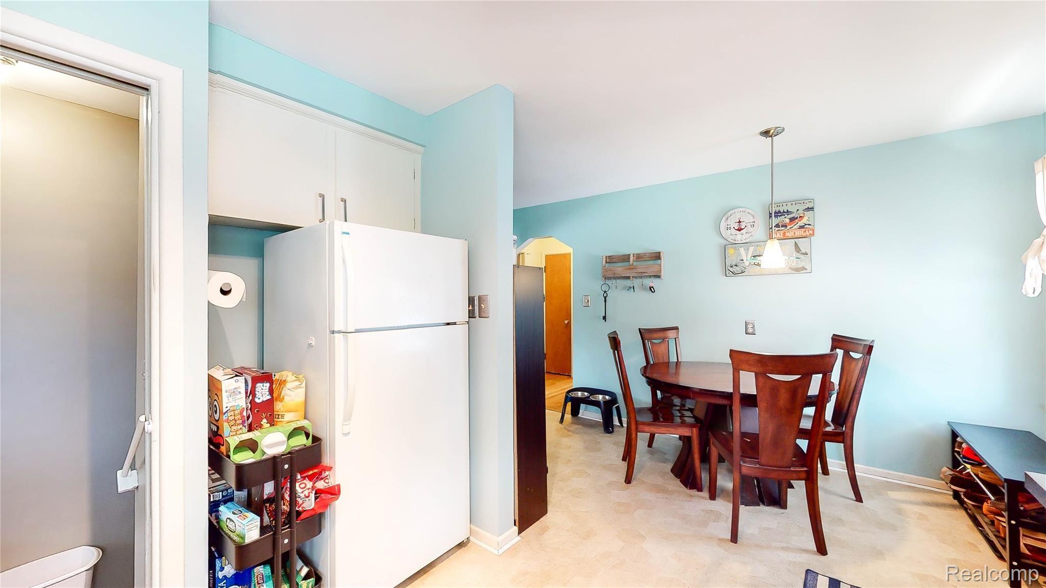 15851 Stephens Road Eastpointe, MI 48021 - Photo 8 of 19 00-121-13.JPG