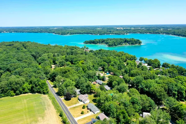 $370,000 | 8218 North 37th Street, Richland, MI 49083