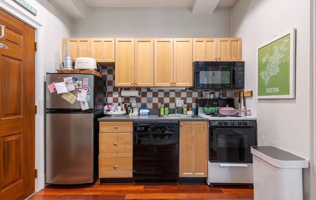 53 Hancock Street, Unit 5 Boston, MA 02114 - Photo 5 of 5