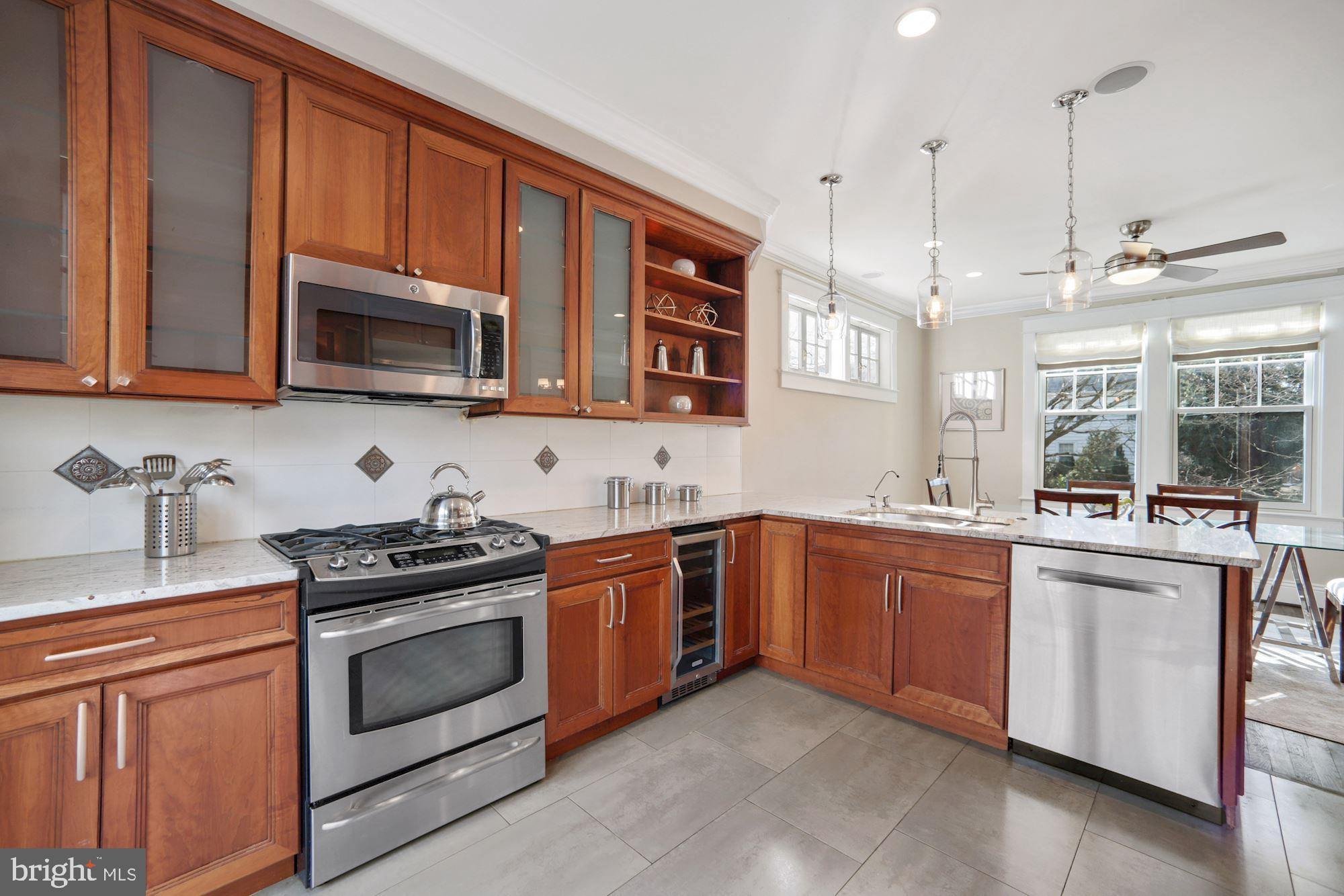 3635 Ordway Street Northwest Washington, DC 20016 - Photo 6 of 28 Stainless steel appliances