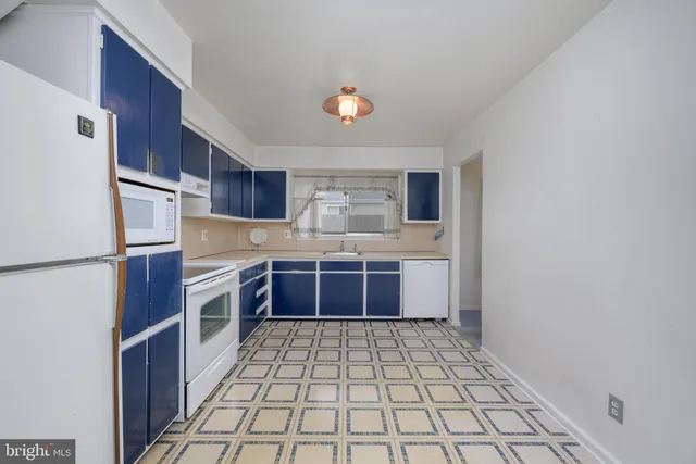 $420,000 | 9 Hedgerow Court, Oaklyn, NJ 08107