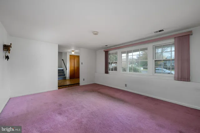 $420,000 | 9 Hedgerow Court, Oaklyn, NJ 08107