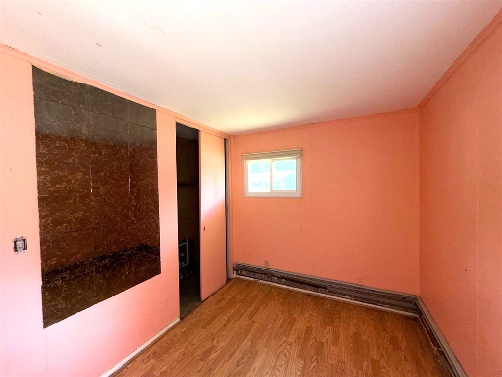 32 Crestmont Street Springfield, MA 01108 - Photo 15 of 34