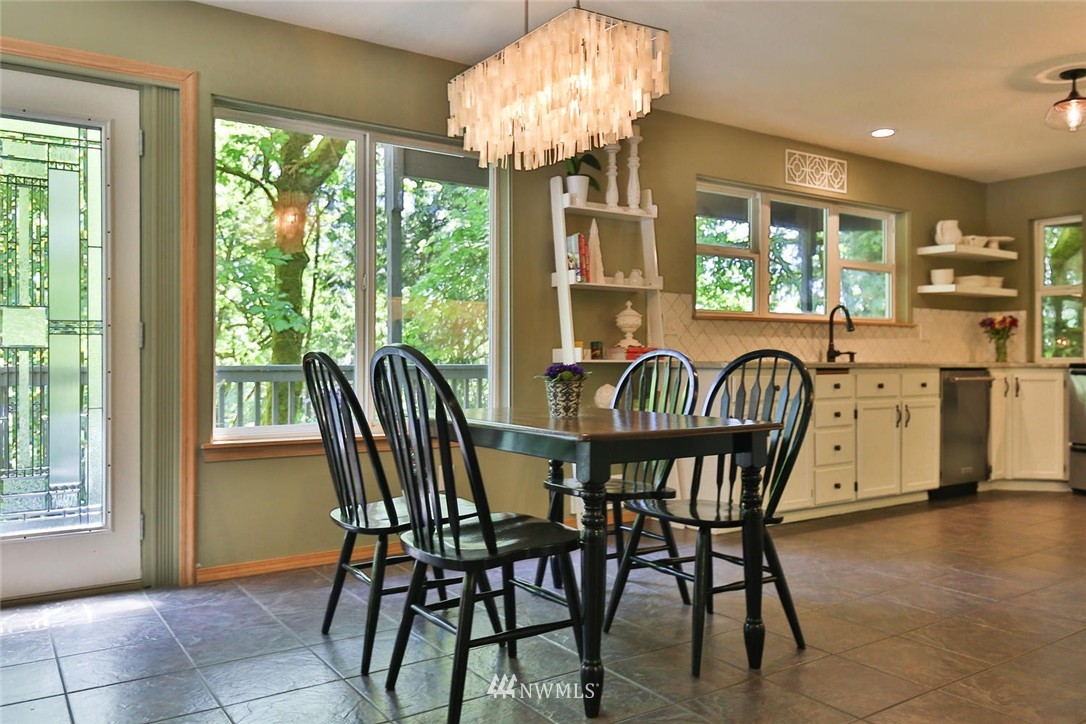 17530 Southeast 110th Street Renton, WA 98059 - Photo 7 of 25