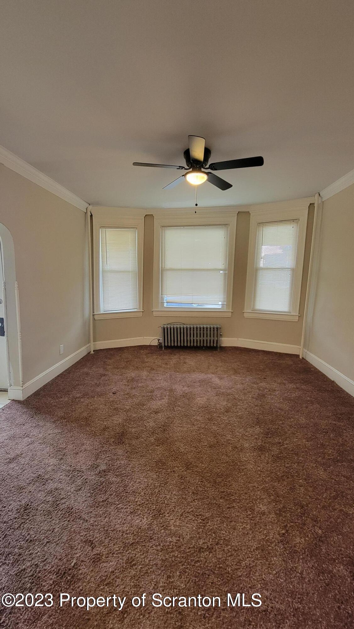545 North Sumner Avenue Scranton, PA 18504 - Photo 10 of 23 Living Room