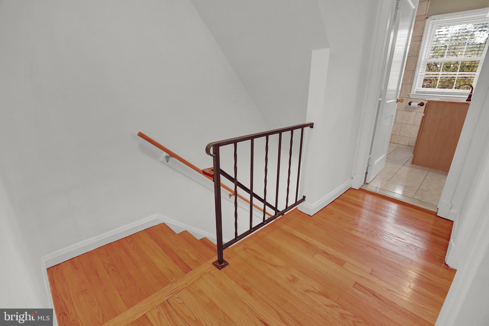 1634 Walterswood Road Baltimore, MD 21239 - Photo 7 of 28 Upper Level