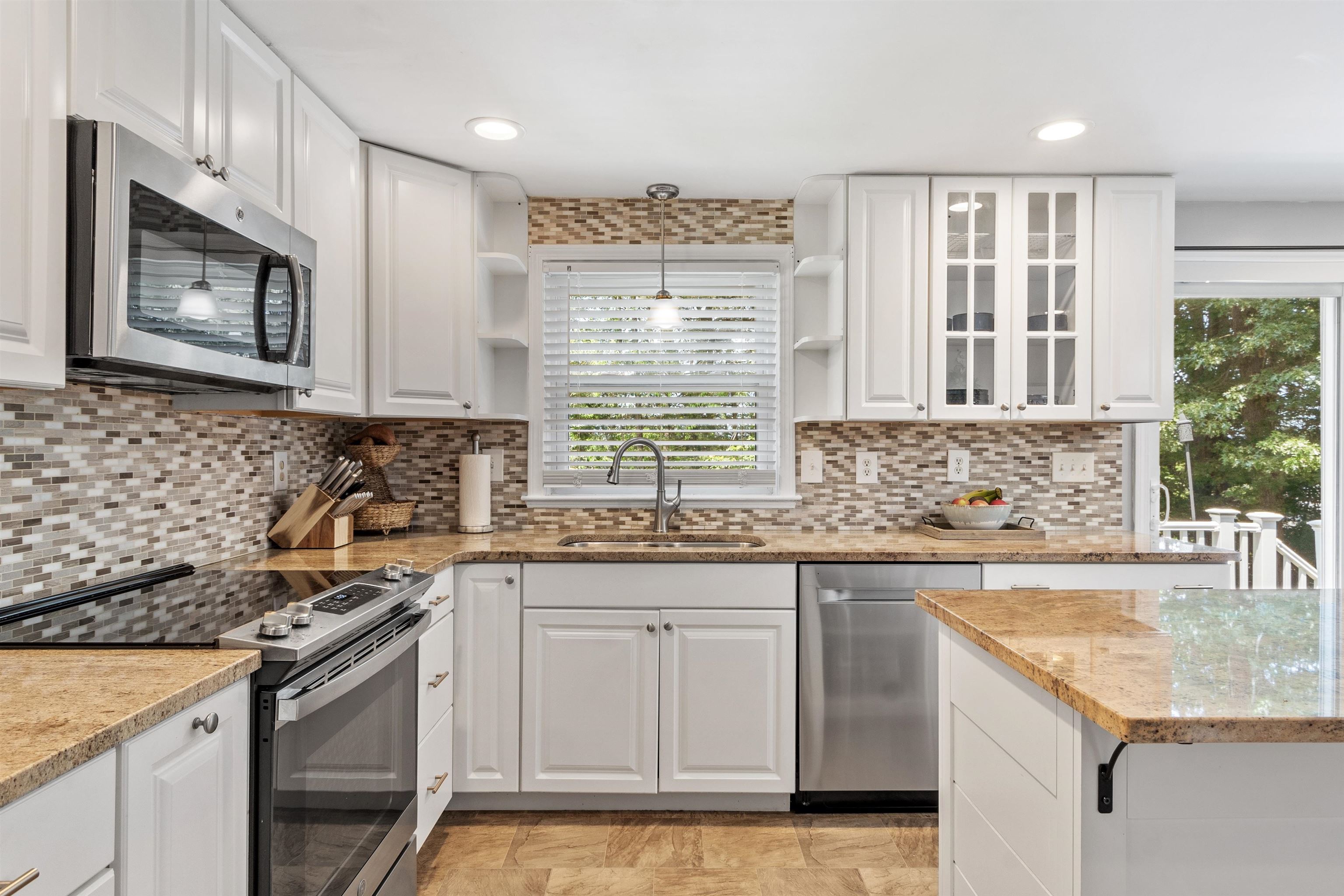 12 B Blueberry Road, Unit 12R Derry, NH 03038 - Photo 15 of 43