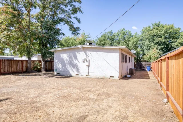 $275,000 | 209 West Eden Avenue, Fresno, CA 93706