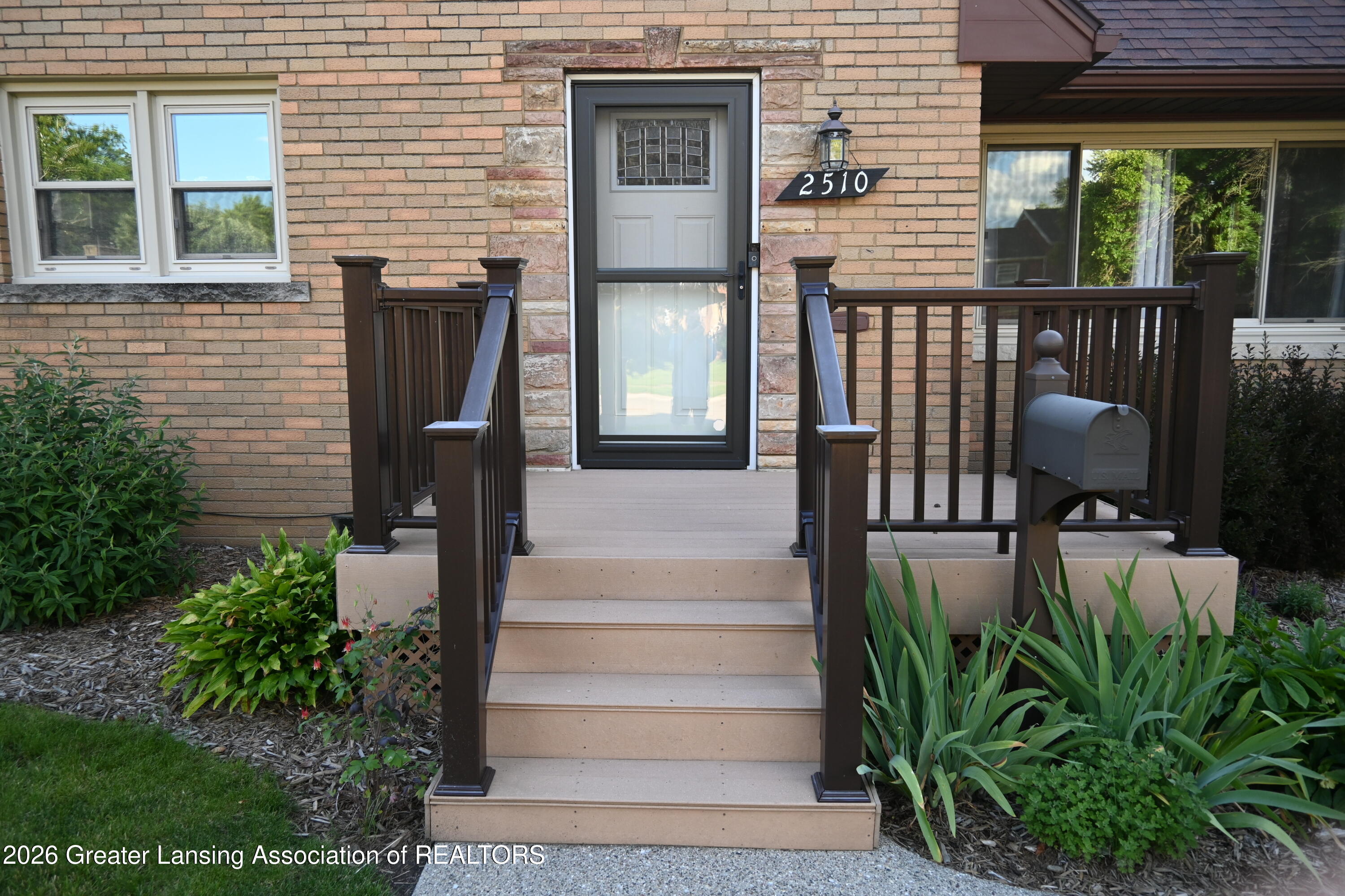 2510 Chatham Road Lansing, MI 48910 - Photo 2 of 24 0D74343E-588D-4AD8-A9F4-4CAC051C6928