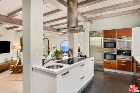 $10,950,000 | 32804 Pacific Coast Highway, Malibu, CA 90265