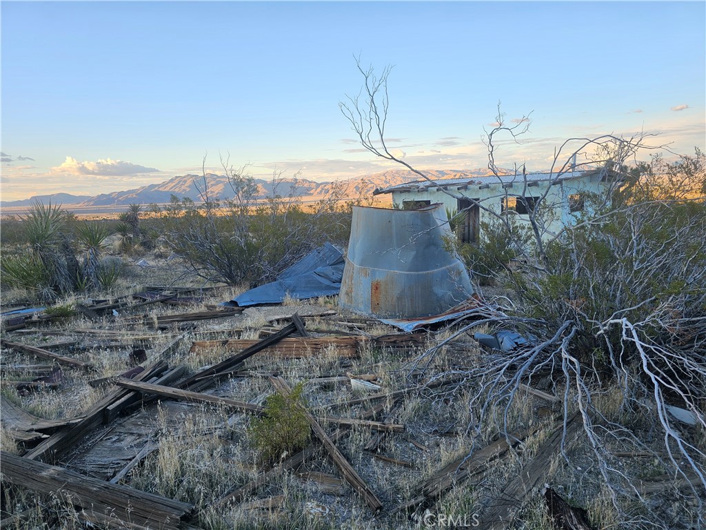 411 Powerline Road Lucerne Valley, CA 92356 - Photo 7 of 10