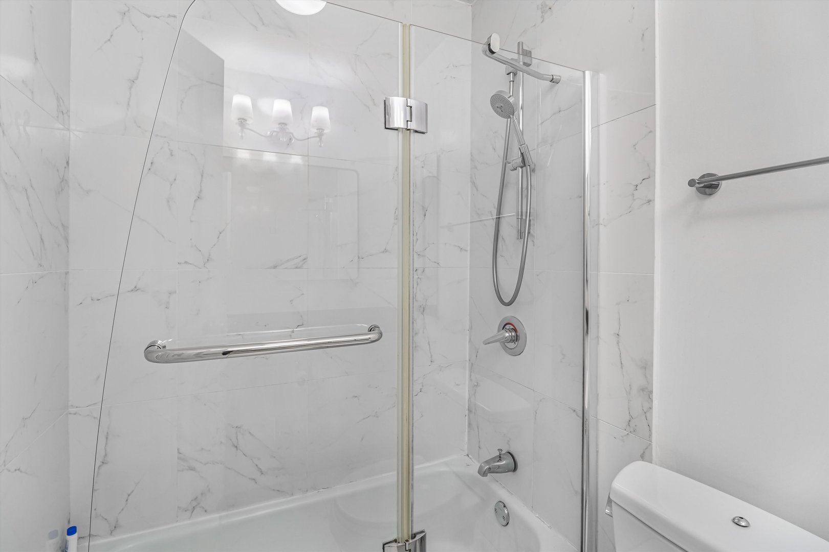 230 East Ontario Street, Unit 905 Chicago, IL 60611 - Photo 21 of 25