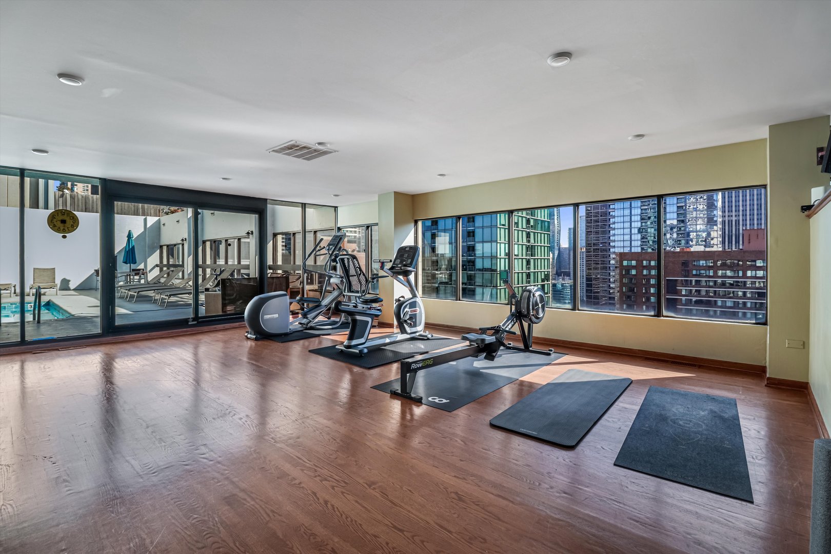 230 East Ontario Street, Unit 905 Chicago, IL 60611 - Photo 23 of 25