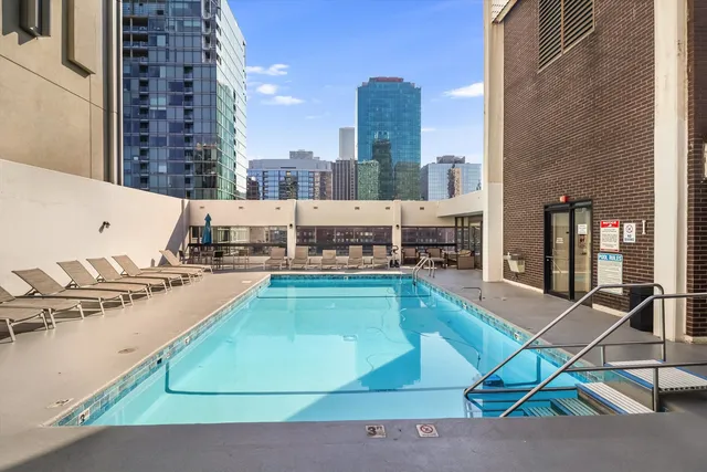 $215,000 | 230 East Ontario Street, Unit 905, Chicago, IL 60611