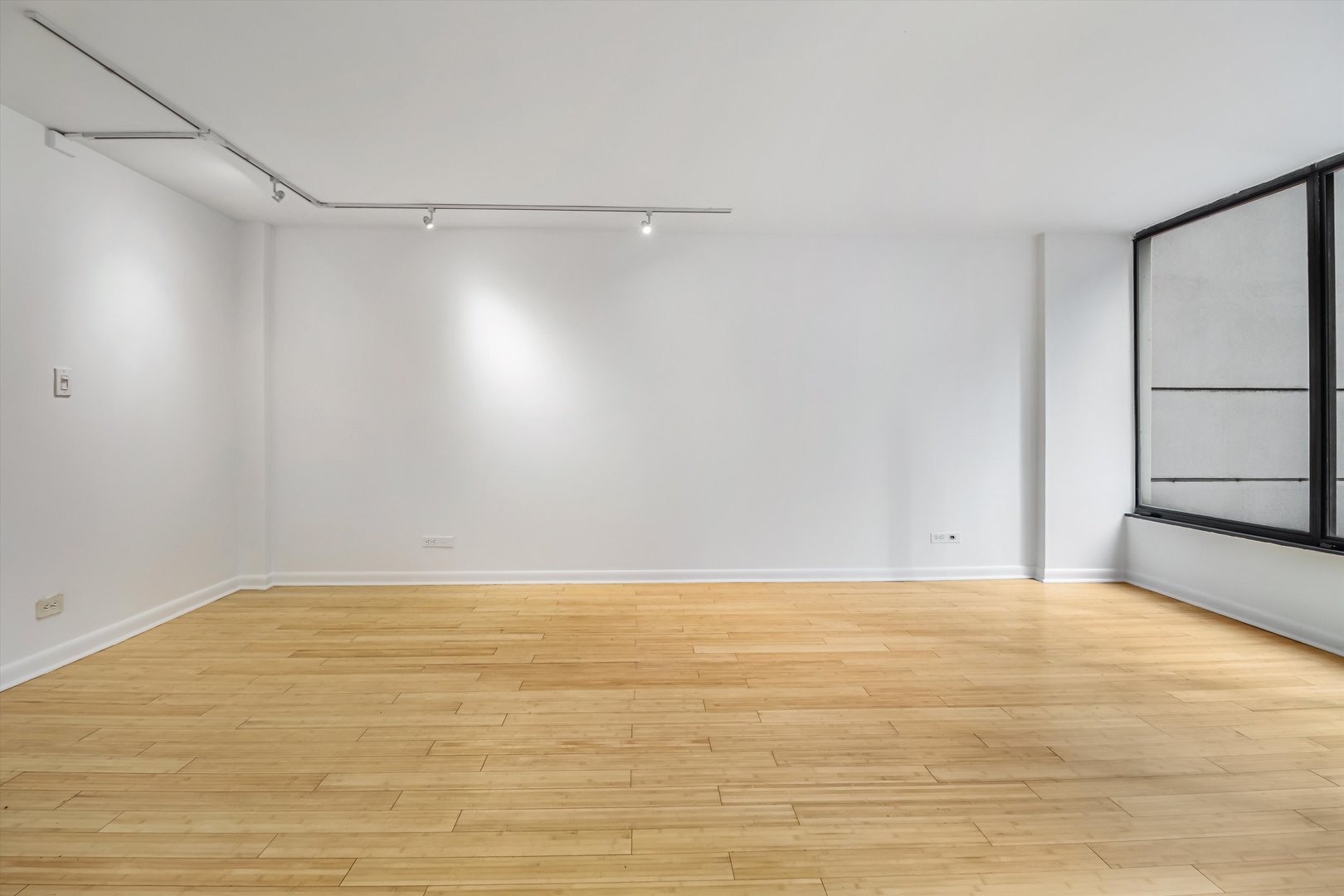 230 East Ontario Street, Unit 905 Chicago, IL 60611 - Photo 5 of 25