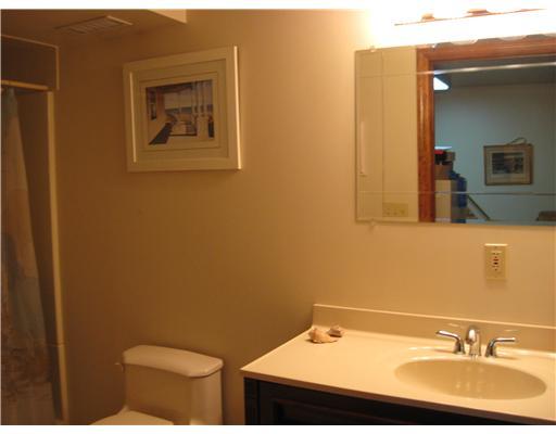 344 Twin Oaks Road Pittsburgh, PA 15243 - Photo 14 of 18 Full Bath.
