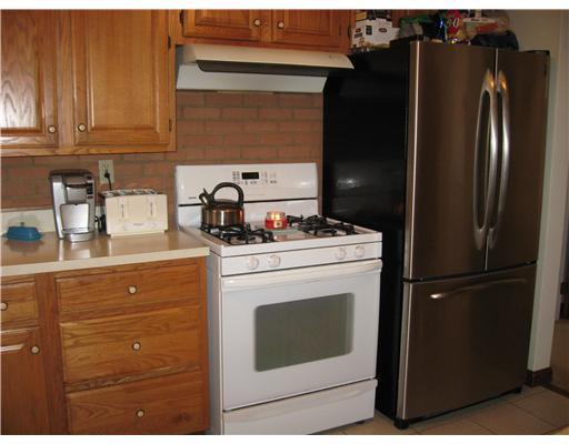 344 Twin Oaks Road Pittsburgh, PA 15243 - Photo 8 of 18 Kitchen.
