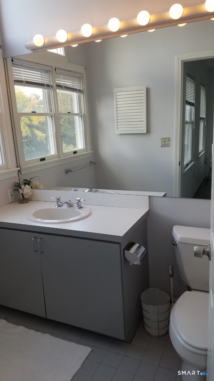 17a Ludlow Road, Unit A Westport, CT 06880 - Photo 24 of 36 Gallery Image 24