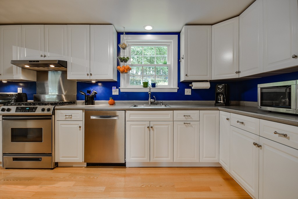 8 Bryant Road Framingham, MA 01701 - Photo 4 of 25 Gallery Image 4