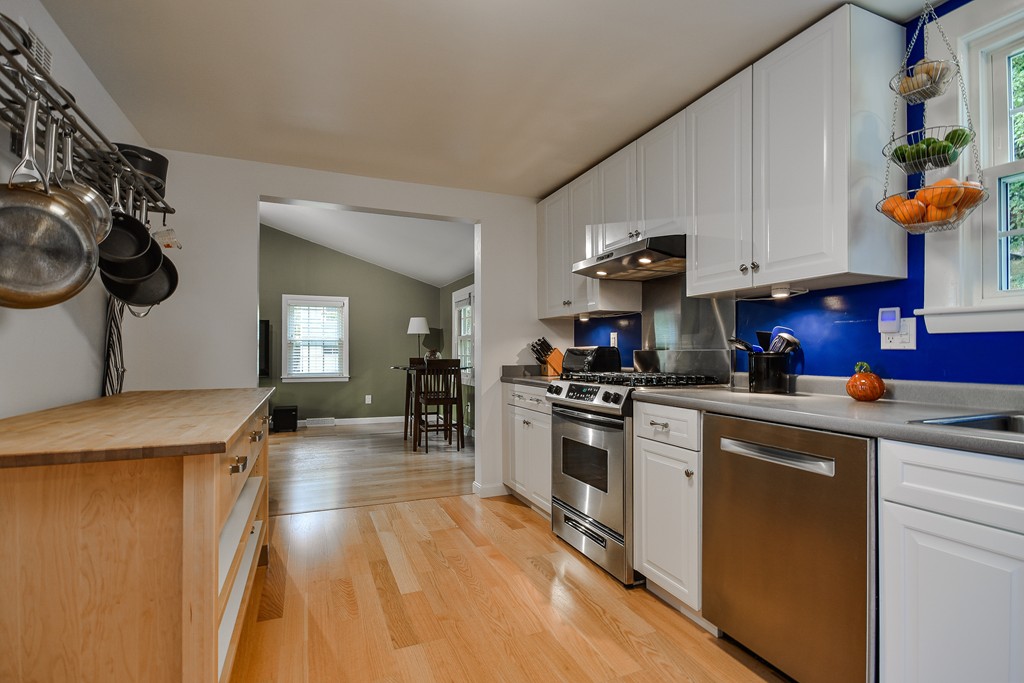 8 Bryant Road Framingham, MA 01701 - Photo 5 of 25 Gallery Image 5