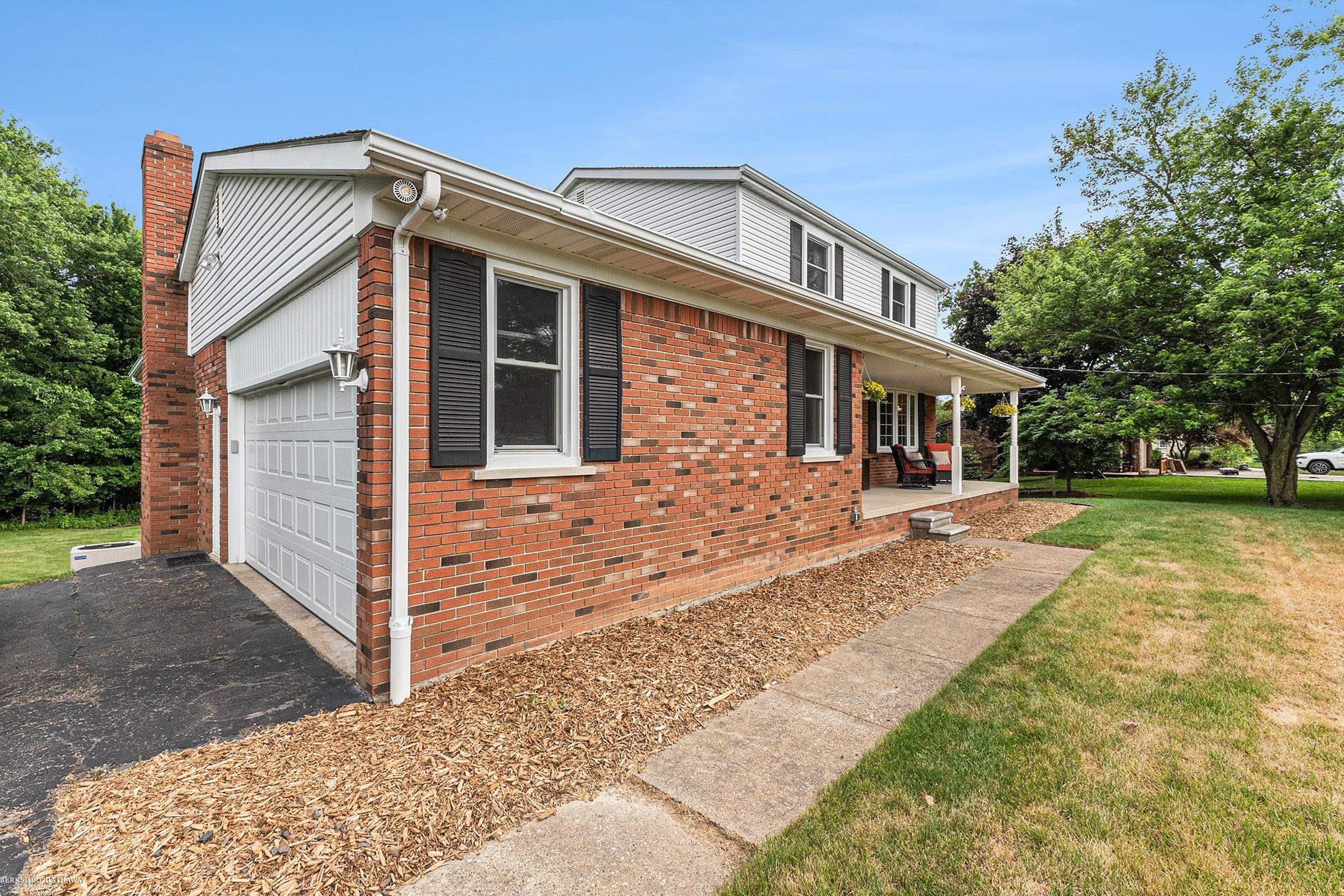 21180 Armada Ridge Road Armada, MI 48005 - Photo 10 of 40 50179609-861efad3-d510-47b3-8e00-324de188394f.JPG