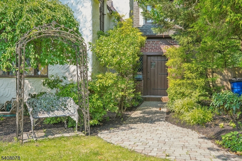 90 Whitney Road Short Hills, NJ 07078 - Photo 2 of 38