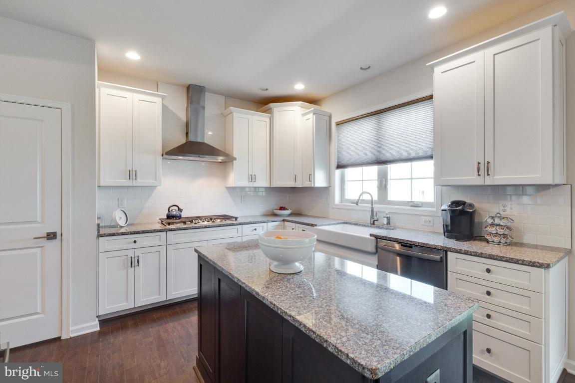 4617 Bridle Ridge Road Upper Marlboro, MD 20772 - Photo 18 of 68 Kitchen Island