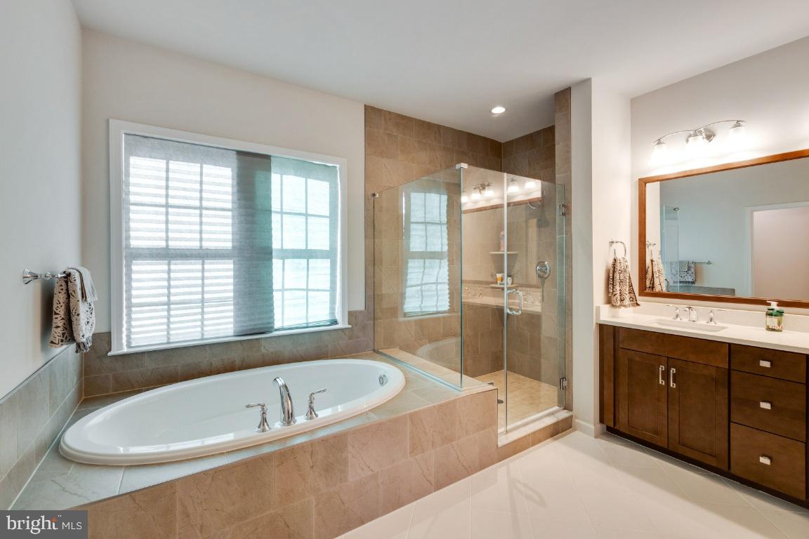 4617 Bridle Ridge Road Upper Marlboro, MD 20772 - Photo 32 of 68 Primary Bathroom