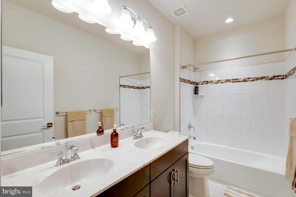 4617 Bridle Ridge Road Upper Marlboro, MD 20772 - Photo 41 of 68 Hallway Bathroom Upstairs