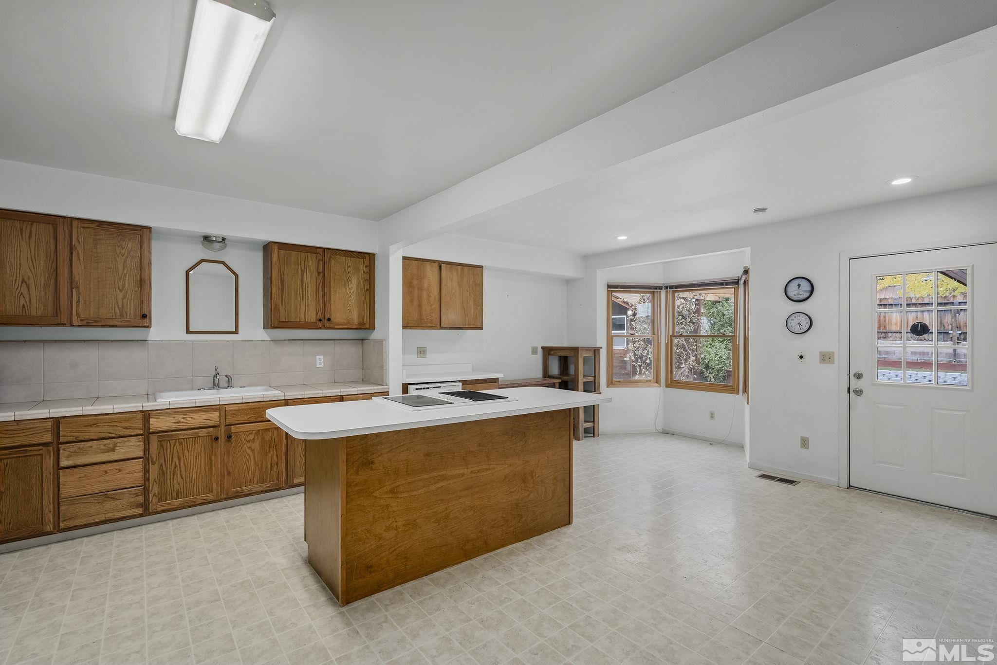 833 Gear Street Reno, NV 89503 - Photo 8 of 21 Photo 8