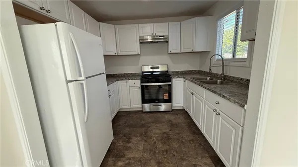 $2,300 | 2240 West Darby Street, San Bernardino, CA 92407