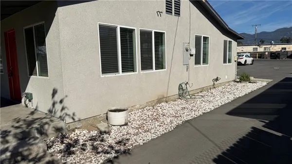 $2,300 | 2240 West Darby Street, San Bernardino, CA 92407
